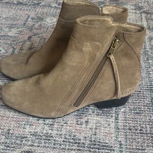 Taos suede boots